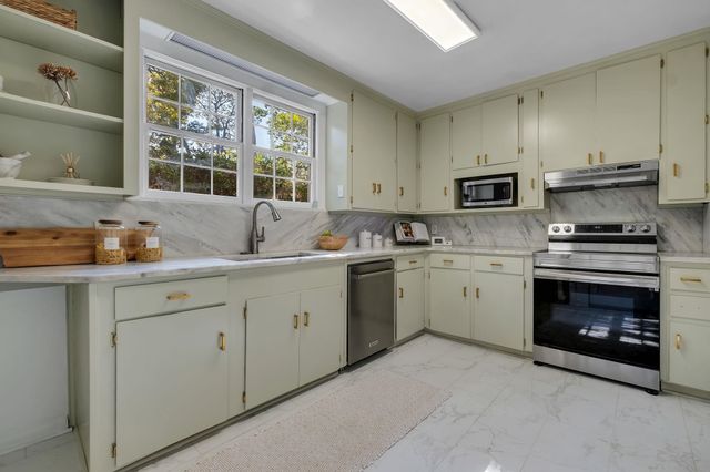 2007 Dellwood Drive, Tallahassee, FL 32303