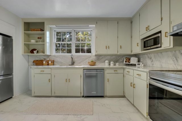 2007 Dellwood Drive, Tallahassee, FL 32303