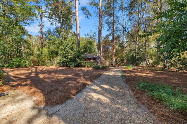 2007 Dellwood Drive, Tallahassee, FL 32303