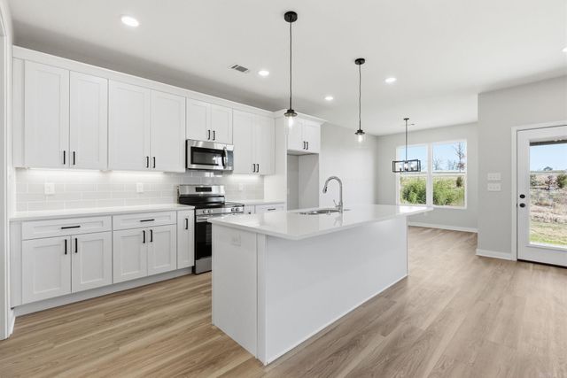 31 Walnut Valley Drive, Little Rock, AR 72211