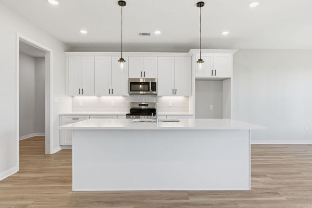 31 Walnut Valley Drive, Little Rock, AR 72211