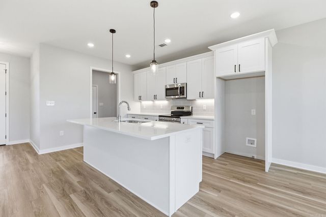 31 Walnut Valley Drive, Little Rock, AR 72211