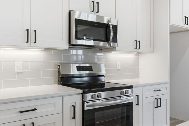 31 Walnut Valley Drive, Little Rock, AR 72211