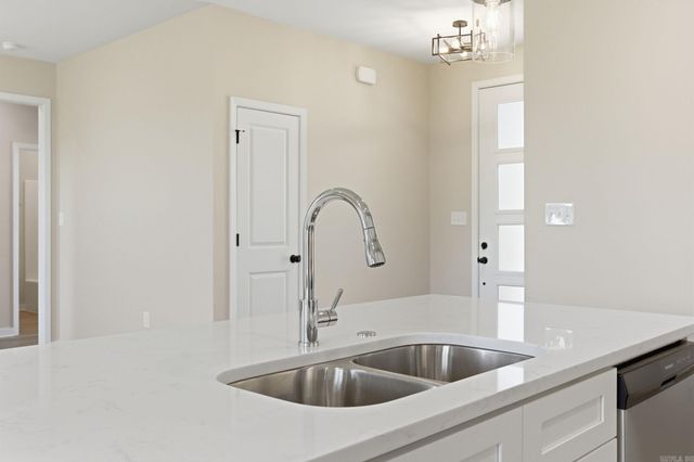 31 Walnut Valley Drive, Little Rock, AR 72211