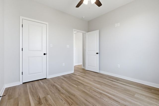 31 Walnut Valley Drive, Little Rock, AR 72211