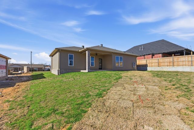 31 Walnut Valley Drive, Little Rock, AR 72211