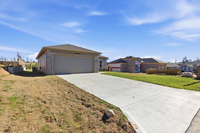 31 Walnut Valley Drive, Little Rock, AR 72211