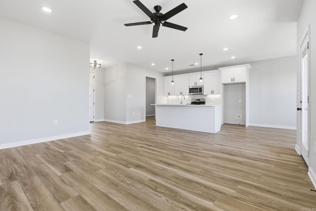 31 Walnut Valley Drive, Little Rock, AR 72211