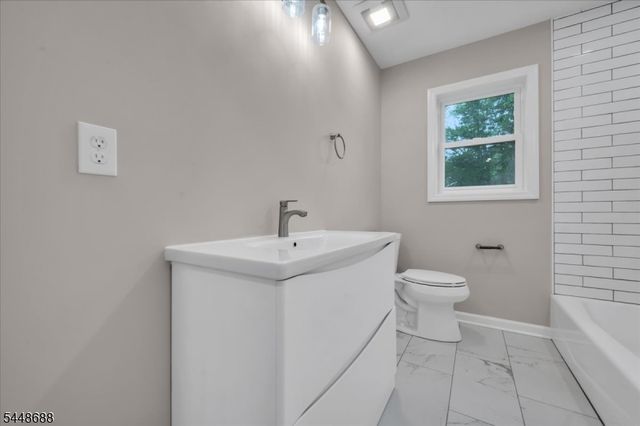 126 12Th St, Franklin Twp., NJ 08873