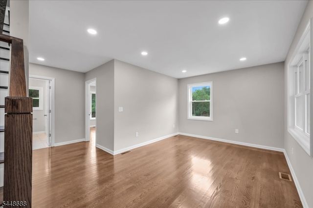 126 12Th St, Franklin Twp., NJ 08873