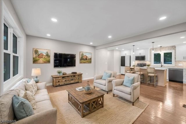 126 12Th St, Franklin Twp., NJ 08873