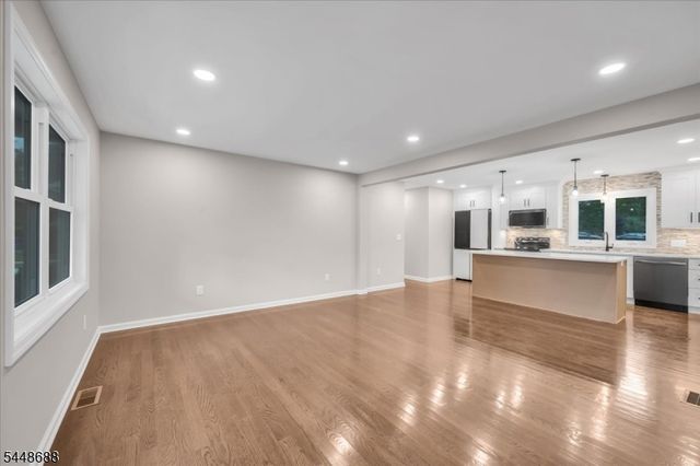 126 12Th St, Franklin Twp., NJ 08873
