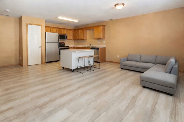 1158 SE Village View Lane, Ankeny, IA 50021