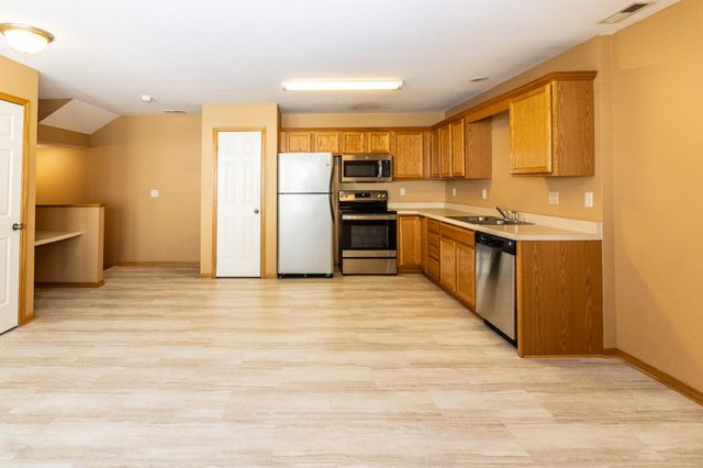1158 SE Village View Lane, Ankeny, IA 50021