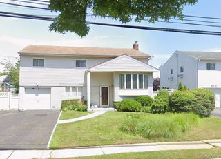 3423 Milburn Avenue, Baldwin, NY 11510