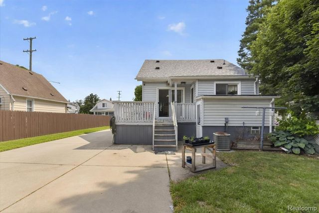 1871 7th Street, Wyandotte, MI 48192