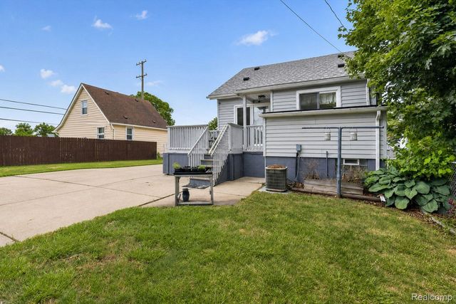 1871 7th Street, Wyandotte, MI 48192
