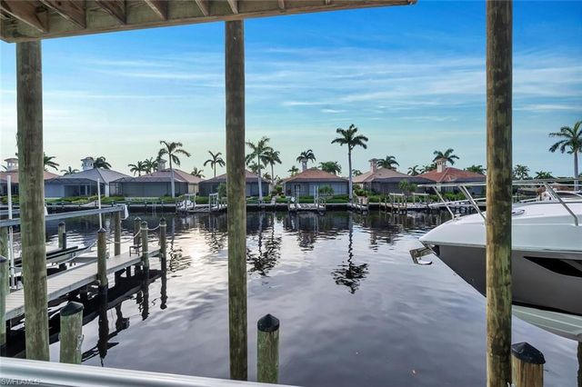 5870 Shell Cove DR, Cape Coral, FL 33914