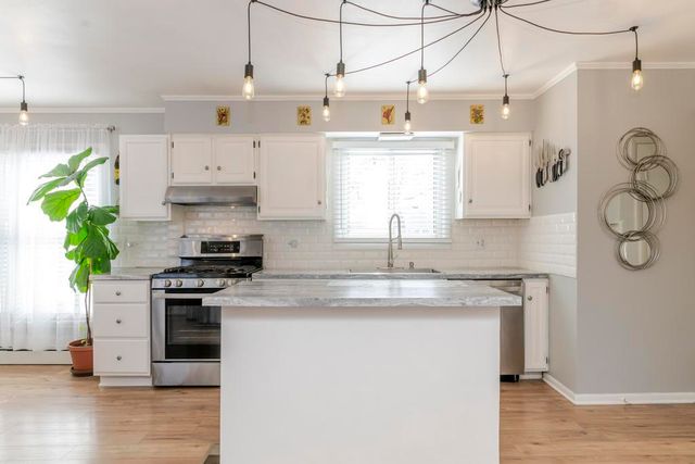 434 Gaylin Court, Bensenville, IL 60106