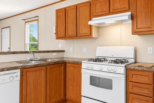 58 Shaw Drive, Rochester, NH 03868
