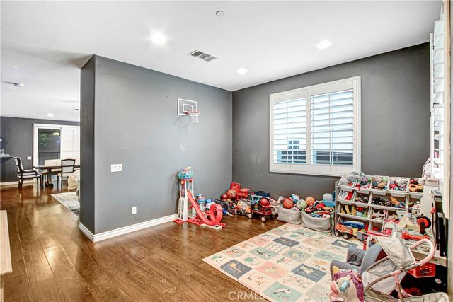 17582 Comfrey, San Bernardino, CA 92407