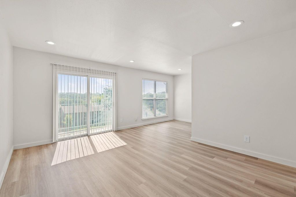 3819 Southway DR 220, Austin, TX 78704