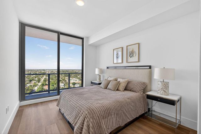 220 Lake Shore Drive 1906, Lake Park, FL 33403