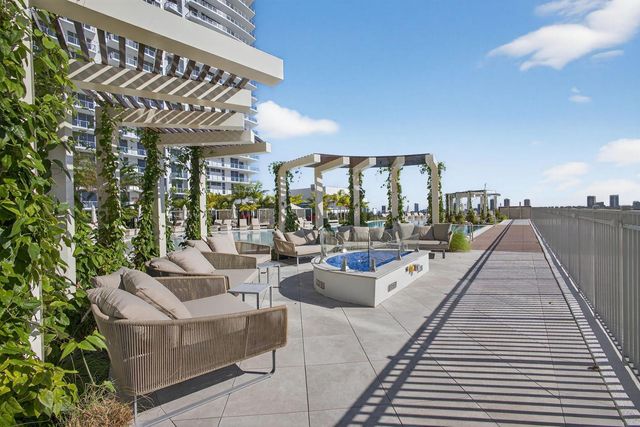 220 Lake Shore Drive 1906, Lake Park, FL 33403