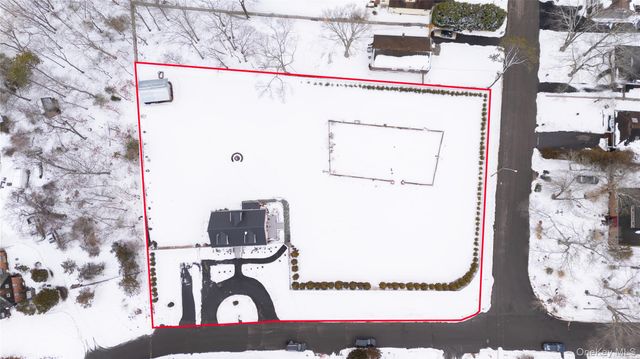 4 Riverside Avenue, Mastic Beach, NY 11951