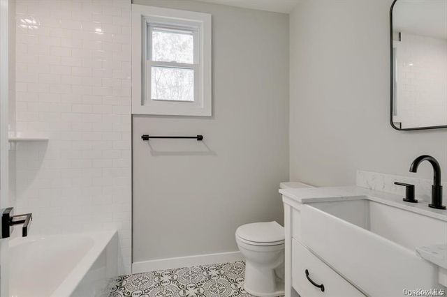 4 Riverside Avenue, Mastic Beach, NY 11951