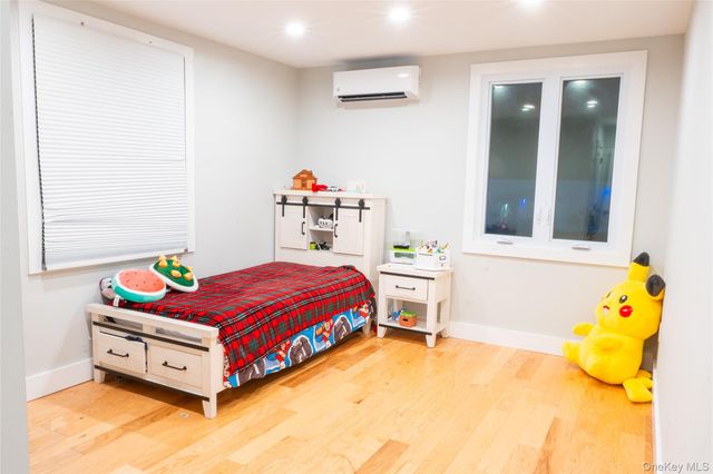 4 Riverside Avenue, Mastic Beach, NY 11951