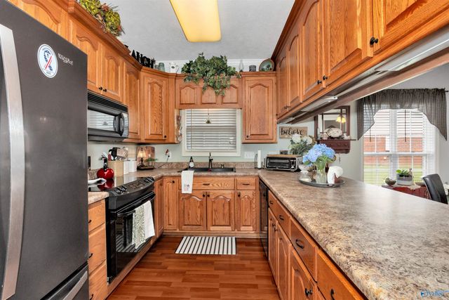 137 Canterbury Circle, Athens, AL 35611