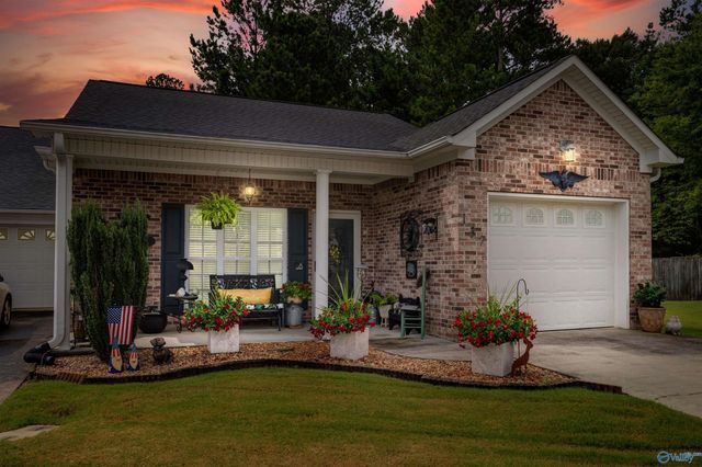 137 Canterbury Circle, Athens, AL 35611