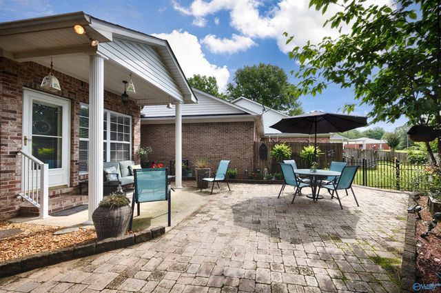 137 Canterbury Circle, Athens, AL 35611