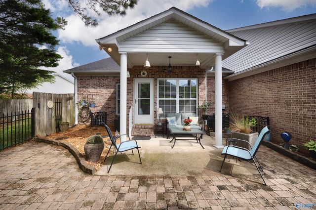 137 Canterbury Circle, Athens, AL 35611