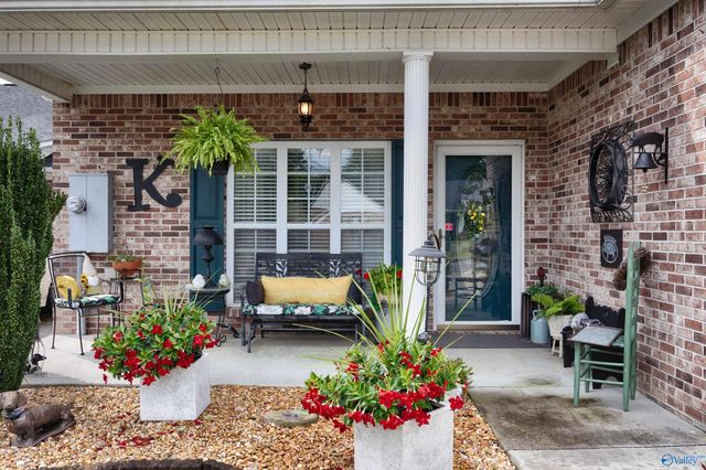 137 Canterbury Circle, Athens, AL 35611