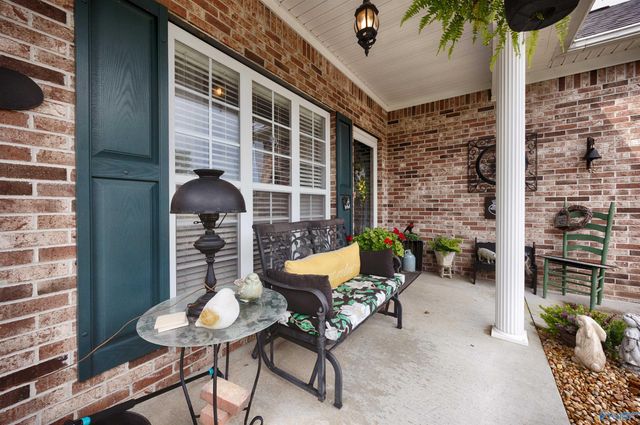 137 Canterbury Circle, Athens, AL 35611