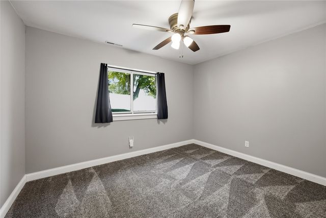 1698 Foxborough Drive, Marion, IA 52302