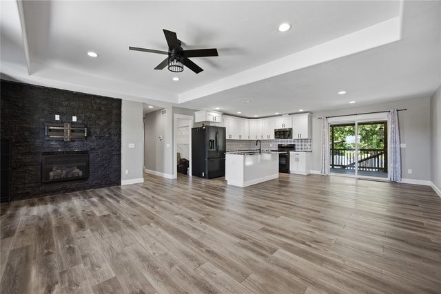 1698 Foxborough Drive, Marion, IA 52302