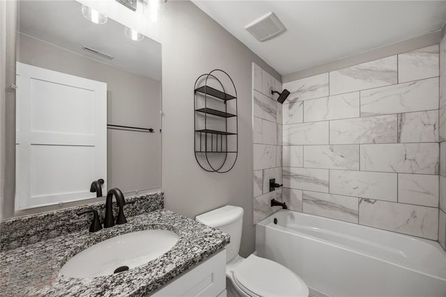 1698 Foxborough Drive, Marion, IA 52302