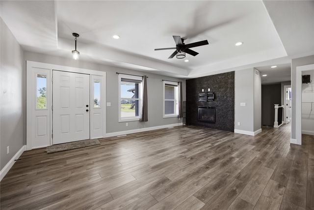 1698 Foxborough Drive, Marion, IA 52302