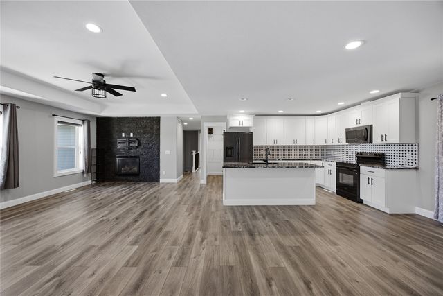 1698 Foxborough Drive, Marion, IA 52302