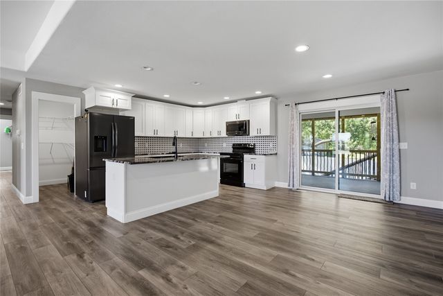 1698 Foxborough Drive, Marion, IA 52302