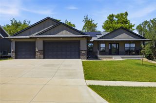 1698 Foxborough Drive, Marion, IA 52302