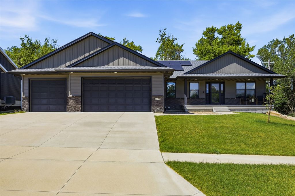1698 Foxborough Drive, Marion, IA 52302