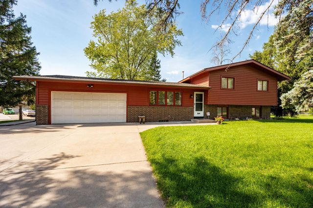 7901 Douglas Drive N, Brooklyn Park, MN 55443