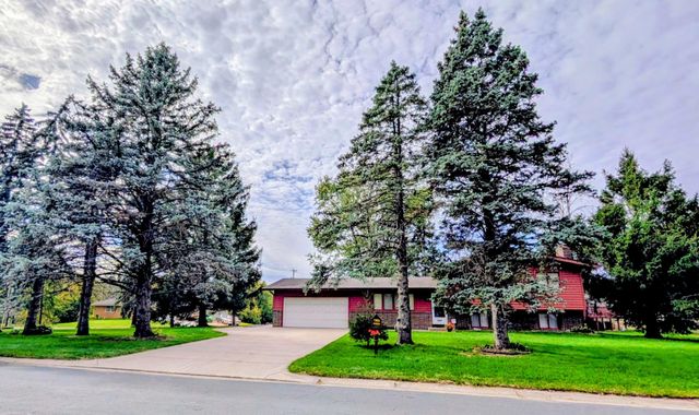 7901 Douglas Drive N, Brooklyn Park, MN 55443