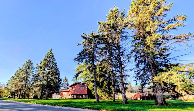 7901 Douglas Drive N, Brooklyn Park, MN 55443