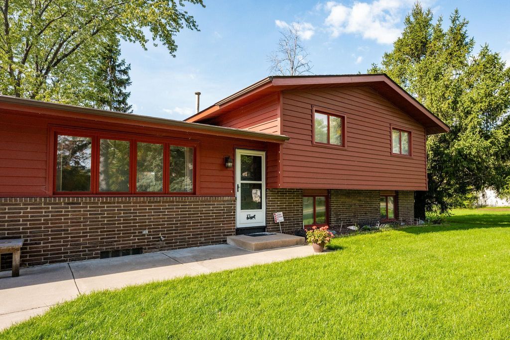 7901 Douglas Drive N, Brooklyn Park, MN 55443 — photo 4