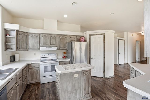 13018 PLEASANT VALLEY RD, Sturgis, SD 57785